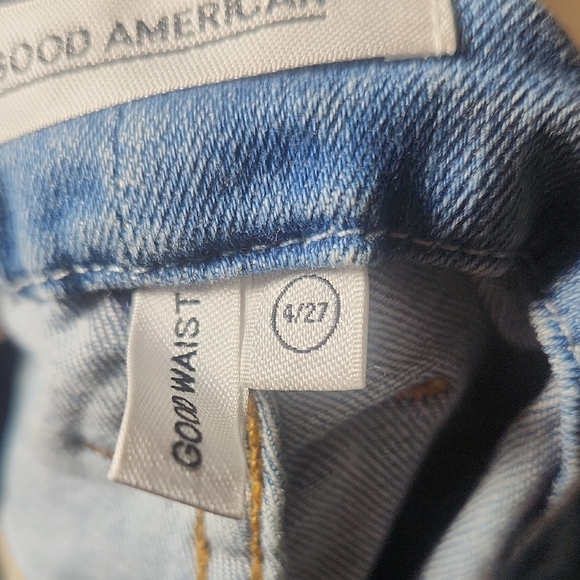 Good American Blue Skinny Jeans with High Waist and Distressed Hem - Picture 4 of 6